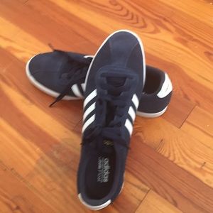 Adidas tennis shoes size 11